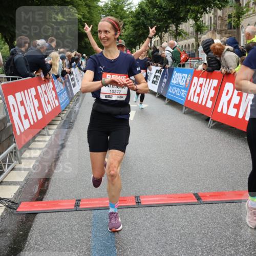 14.06.2026 - REWE Women's Run Strokosch-Dieckow http://msf.ph/oto/9779257 14.06.2026 09:57:39 Ziel 10173, 10310, 10377, 10378, 10815, 11131, 11276, 11423 meine-sportfotos.de