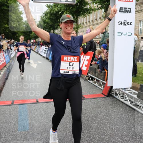 14.06.2026 - REWE Women's Run Strokosch-Dieckow http://msf.ph/oto/9779293 14.06.2026 09:57:41 Ziel 10173, 10310, 10377, 10378, 10815, 11131, 11210, 11276, 11423 meine-sportfotos.de