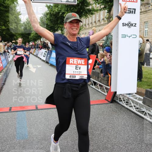 14.06.2026 - REWE Women's Run Strokosch-Dieckow http://msf.ph/oto/9779303 14.06.2026 09:57:41 Ziel 10173, 10310, 10377, 10378, 10815, 11131, 11210, 11276, 11423 meine-sportfotos.de