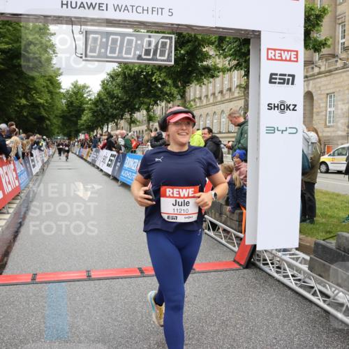 14.06.2026 - REWE Women's Run Strokosch-Dieckow http://msf.ph/oto/9779384 14.06.2026 09:57:45 Ziel 10310, 10377, 10378, 10815, 11131, 11210, 11423 meine-sportfotos.de