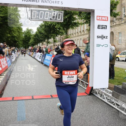 14.06.2026 - REWE Women's Run Strokosch-Dieckow http://msf.ph/oto/9779395 14.06.2026 09:57:45 Ziel 10310, 10377, 10378, 10815, 11131, 11210, 11423 meine-sportfotos.de