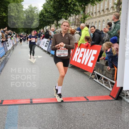 14.06.2026 - REWE Women's Run Strokosch-Dieckow http://msf.ph/oto/9779544 14.06.2026 09:57:57 Ziel 10193, 10291, 10608, 11417 meine-sportfotos.de