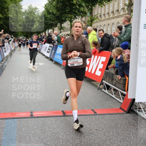14.06.2026 - REWE Women's Run Strokosch-Dieckow http://msf.ph/oto/9779564 14.06.2026 09:57:57 Ziel 10193, 10291, 10608, 11417 meine-sportfotos.de