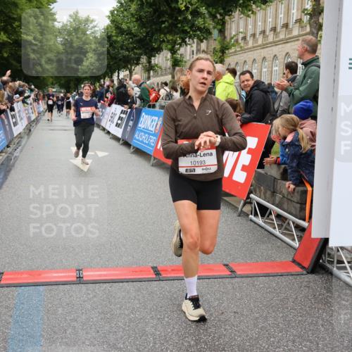 14.06.2026 - REWE Women's Run Strokosch-Dieckow http://msf.ph/oto/9779572 14.06.2026 09:57:57 Ziel 10193, 10291, 10608, 11417 meine-sportfotos.de