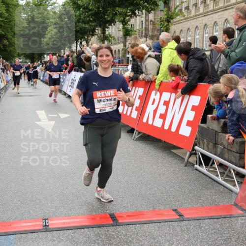 14.06.2026 - REWE Women's Run Strokosch-Dieckow http://msf.ph/oto/9779602 14.06.2026 09:57:59 Ziel 10069, 10193, 10291, 10608, 11417 meine-sportfotos.de