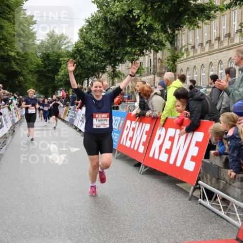 14.06.2026 - REWE Women's Run Strokosch-Dieckow http://msf.ph/oto/9779674 14.06.2026 09:58:02 Ziel 10069, 10193, 10608, 10912, 11417 meine-sportfotos.de