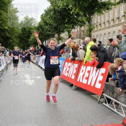 14.06.2026 - REWE Women's Run Strokosch-Dieckow http://msf.ph/oto/9779683 14.06.2026 09:58:02 Ziel 10069, 10193, 10608, 10912, 11417 meine-sportfotos.de