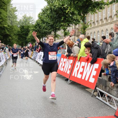 14.06.2026 - REWE Women's Run Strokosch-Dieckow http://msf.ph/oto/9779694 14.06.2026 09:58:02 Ziel 10069, 10193, 10608, 10912, 11417 meine-sportfotos.de