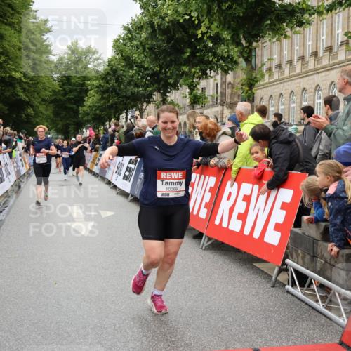 14.06.2026 - REWE Women's Run Strokosch-Dieckow http://msf.ph/oto/9779727 14.06.2026 09:58:02 Ziel 10069, 10193, 10608, 10912, 11417 meine-sportfotos.de