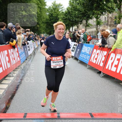 14.06.2026 - REWE Women's Run Strokosch-Dieckow http://msf.ph/oto/9779745 14.06.2026 09:58:05 Ziel 10069, 10608, 10638, 10640, 10912 meine-sportfotos.de
