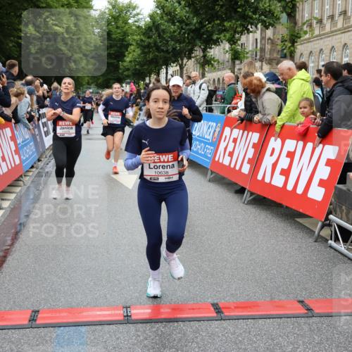 14.06.2026 - REWE Women's Run Strokosch-Dieckow http://msf.ph/oto/9779822 14.06.2026 09:58:09 Ziel 10069, 10605, 10638, 10640, 10912, 10930, 11370, 11479 meine-sportfotos.de