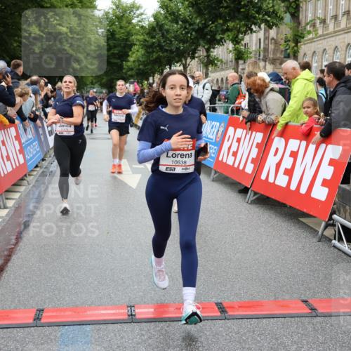 14.06.2026 - REWE Women's Run Strokosch-Dieckow http://msf.ph/oto/9779844 14.06.2026 09:58:09 Ziel 10069, 10605, 10638, 10640, 10912, 10930, 11370, 11479 meine-sportfotos.de