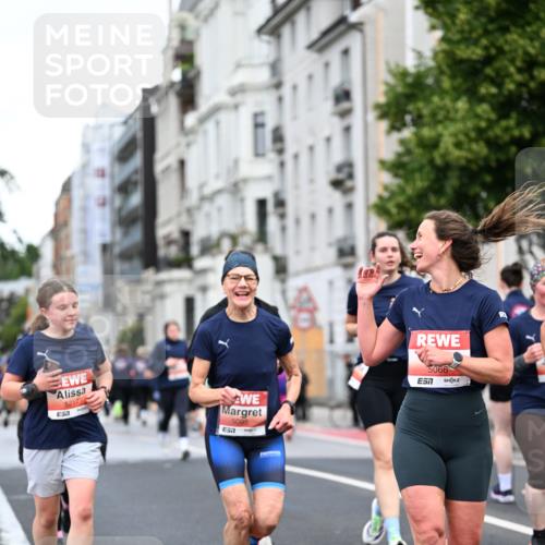 14.06.2026 - REWE Women's Run Dr. Thomas Lammeyer http://msf.ph/oto/9779861 14.06.2026 10:48:18 Laufen 5217, 51, 5095, 5066, 7 meine-sportfotos.de