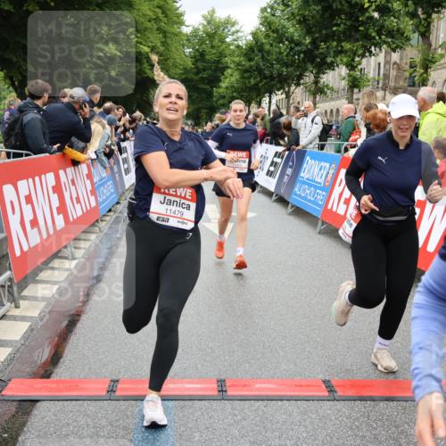 14.06.2026 - REWE Women's Run Strokosch-Dieckow http://msf.ph/oto/9779876 14.06.2026 09:58:10 Ziel 10069, 10605, 10638, 10640, 10912, 10930, 11160, 11240, 11370, 11479 meine-sportfotos.de