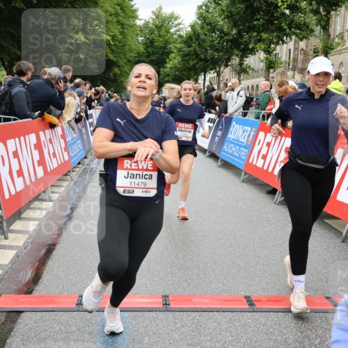 14.06.2026 - REWE Women's Run Strokosch-Dieckow http://msf.ph/oto/9779898 14.06.2026 09:58:10 Ziel 10069, 10605, 10638, 10640, 10912, 10930, 11160, 11240, 11370, 11479 meine-sportfotos.de