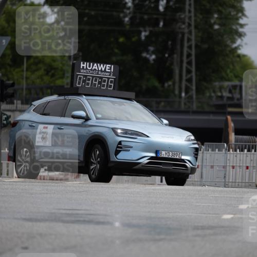 14.06.2026 - REWE Women's Run Michael Strokosch http://msf.ph/oto/9779909 14.06.2026 09:35:01 Laufen 2, 0, 88, 89, 389 meine-sportfotos.de