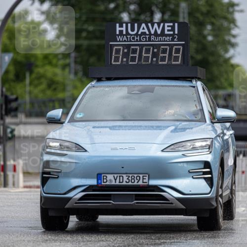 14.06.2026 - REWE Women's Run Michael Strokosch http://msf.ph/oto/9779943 14.06.2026 09:35:05 Laufen 2, 8, 08, 88, 340, 389 meine-sportfotos.de