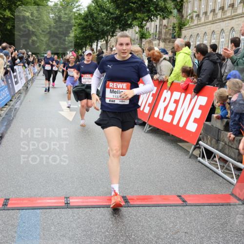 14.06.2026 - REWE Women's Run Strokosch-Dieckow http://msf.ph/oto/9779973 14.06.2026 09:58:11 Ziel 10423, 10605, 10638, 10640, 10912, 10930, 11160, 11240, 11370, 11479 meine-sportfotos.de