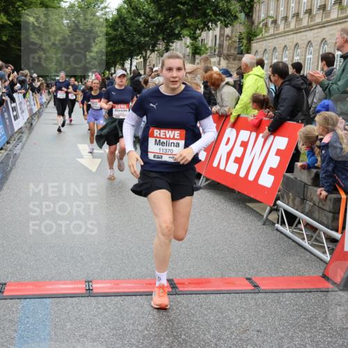 14.06.2026 - REWE Women's Run Strokosch-Dieckow http://msf.ph/oto/9779984 14.06.2026 09:58:11 Ziel 10423, 10605, 10638, 10640, 10912, 10930, 11160, 11240, 11370, 11479 meine-sportfotos.de