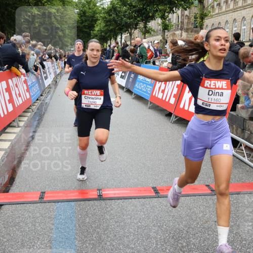 14.06.2026 - REWE Women's Run Strokosch-Dieckow http://msf.ph/oto/9780042 14.06.2026 09:58:14 Ziel 10338, 10423, 10605, 10638, 10640, 10930, 11160, 11240, 11370, 11479 meine-sportfotos.de