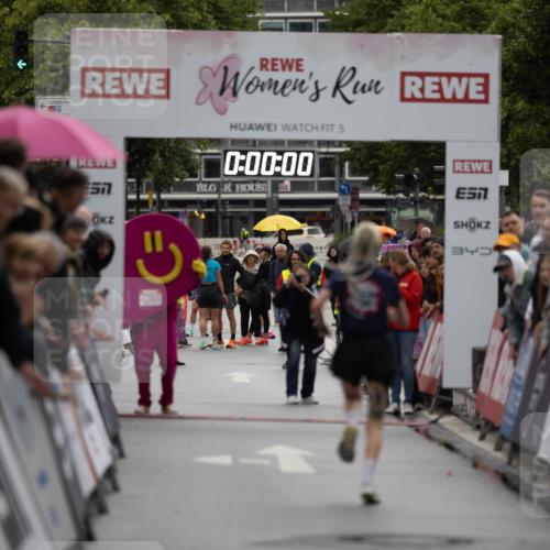 14.06.2026 - REWE Women's Run Michael Strokosch http://msf.ph/oto/9780057 14.06.2026 09:46:07 Laufen 5, 57, 0, 00, 00, 7 meine-sportfotos.de