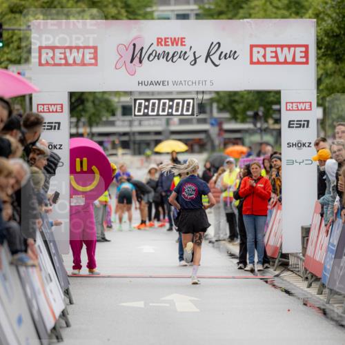14.06.2026 - REWE Women's Run Michael Strokosch http://msf.ph/oto/9780073 14.06.2026 09:46:09 Laufen 57, 5, 0, 00, 00, 3 meine-sportfotos.de