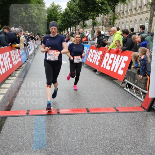 14.06.2026 - REWE Women's Run Strokosch-Dieckow http://msf.ph/oto/9780098 14.06.2026 09:58:15 Ziel 10338, 10423, 10605, 10638, 10640, 10930, 11160, 11240, 11370, 11479 meine-sportfotos.de