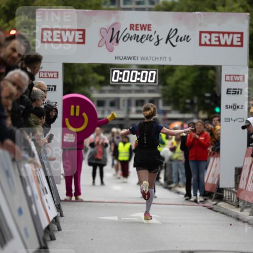 14.06.2026 - REWE Women's Run Michael Strokosch http://msf.ph/oto/9780112 14.06.2026 09:46:34 Laufen 5, 57, 0, 00, 00, 7 meine-sportfotos.de