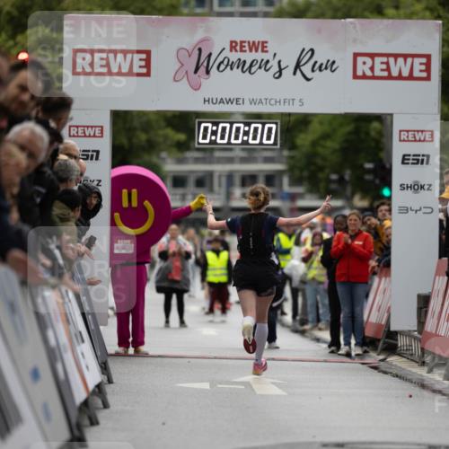 14.06.2026 - REWE Women's Run Michael Strokosch http://msf.ph/oto/9780117 14.06.2026 09:46:35 Laufen 57, 5, 0, 00, 00 meine-sportfotos.de