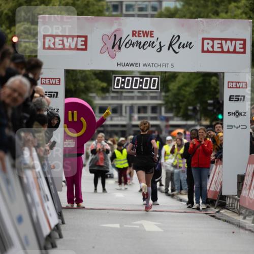 14.06.2026 - REWE Women's Run Michael Strokosch http://msf.ph/oto/9780129 14.06.2026 09:46:36 Laufen 5, 0, 00, 00, 57, 34 meine-sportfotos.de