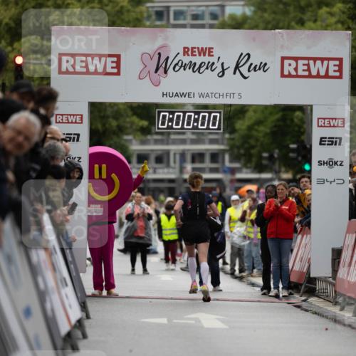 14.06.2026 - REWE Women's Run Michael Strokosch http://msf.ph/oto/9780131 14.06.2026 09:46:37 Laufen 5, 0, 00, 00, 57, 34 meine-sportfotos.de
