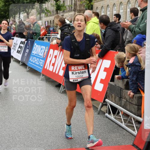 14.06.2026 - REWE Women's Run Strokosch-Dieckow http://msf.ph/oto/9780164 14.06.2026 09:58:20 Ziel 10338, 10423, 10552, 10706, 10930, 11095, 11160, 11240, 11248, 11528 meine-sportfotos.de