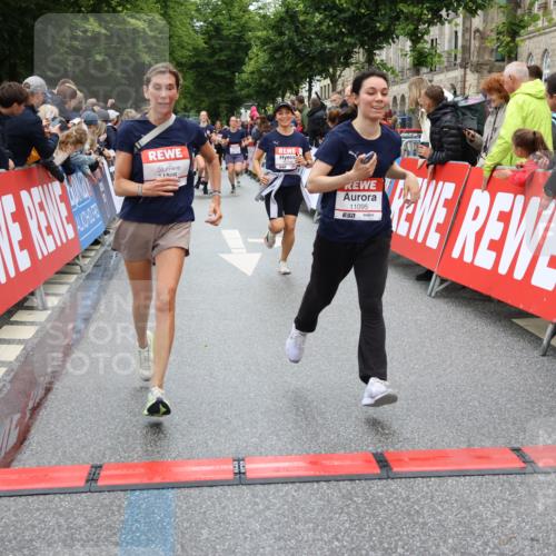 14.06.2026 - REWE Women's Run Strokosch-Dieckow http://msf.ph/oto/9780187 14.06.2026 09:58:21 Ziel 10338, 10423, 10552, 10706, 10875, 11095, 11160, 11240, 11248, 11528 meine-sportfotos.de