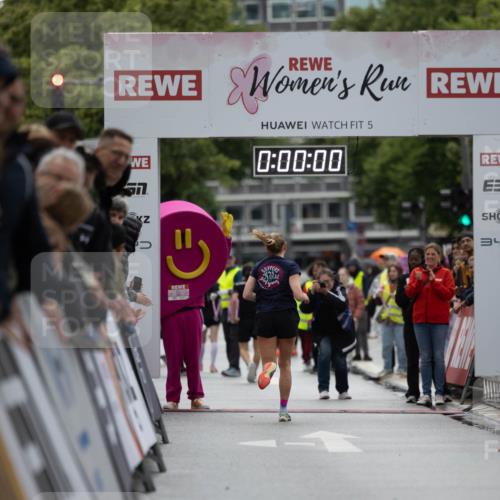 14.06.2026 - REWE Women's Run Michael Strokosch http://msf.ph/oto/9780192 14.06.2026 09:46:55 Laufen 57, 5, 0, 00, 00, 4 meine-sportfotos.de