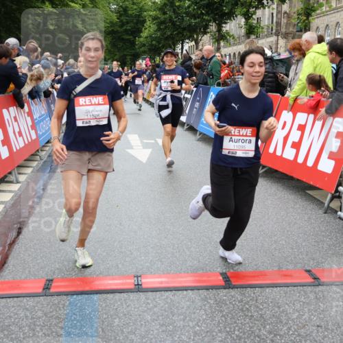 14.06.2026 - REWE Women's Run Strokosch-Dieckow http://msf.ph/oto/9780218 14.06.2026 09:58:22 Ziel 10067, 10338, 10423, 10552, 10706, 10875, 11095, 11160, 11240, 11248, 11528 meine-sportfotos.de
