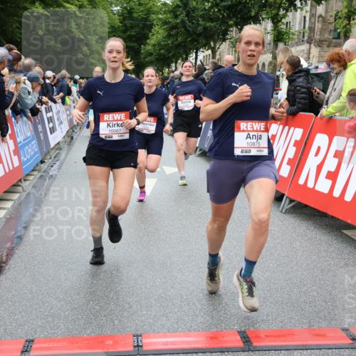 14.06.2026 - REWE Women's Run Strokosch-Dieckow http://msf.ph/oto/9780301 14.06.2026 09:58:26 Ziel 10031, 10067, 10134, 10552, 10636, 10706, 10875, 11095, 11248, 11325, 11528 meine-sportfotos.de