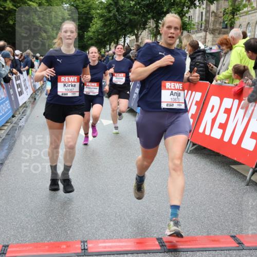 14.06.2026 - REWE Women's Run Strokosch-Dieckow http://msf.ph/oto/9780313 14.06.2026 09:58:26 Ziel 10031, 10067, 10134, 10552, 10636, 10706, 10875, 11095, 11248, 11325, 11528 meine-sportfotos.de