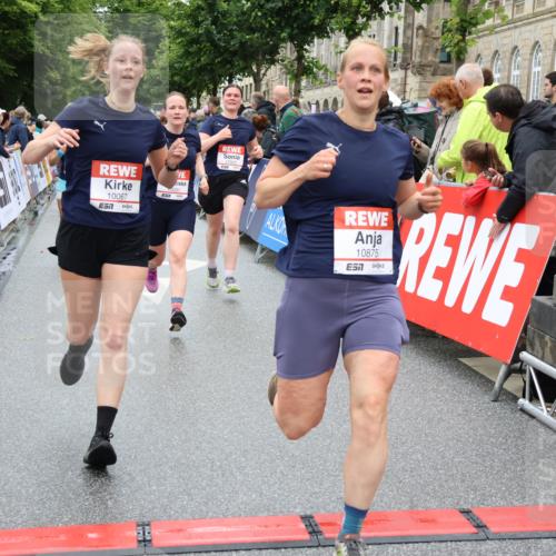 14.06.2026 - REWE Women's Run Strokosch-Dieckow http://msf.ph/oto/9780332 14.06.2026 09:58:26 Ziel 10031, 10067, 10134, 10552, 10636, 10706, 10875, 11095, 11248, 11325, 11528 meine-sportfotos.de