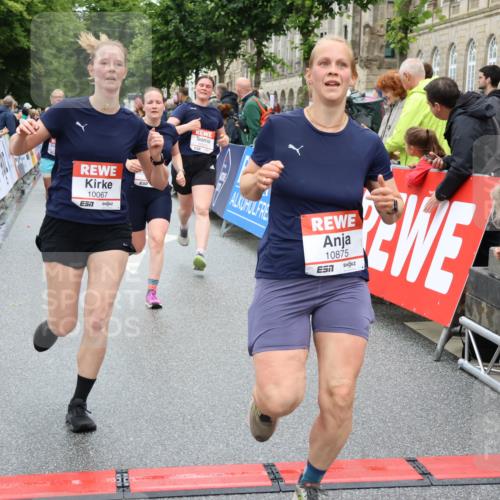 14.06.2026 - REWE Women's Run Strokosch-Dieckow http://msf.ph/oto/9780343 14.06.2026 09:58:26 Ziel 10031, 10067, 10134, 10552, 10636, 10706, 10875, 11095, 11248, 11325, 11528 meine-sportfotos.de