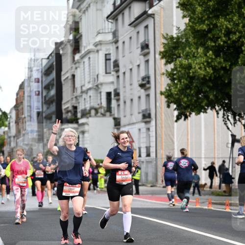 14.06.2026 - REWE Women's Run Dr. Thomas Lammeyer http://msf.ph/oto/9780353 14.06.2026 10:49:01 Laufen 6056, 6054 meine-sportfotos.de