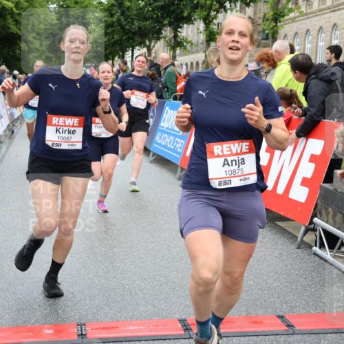 14.06.2026 - REWE Women's Run Strokosch-Dieckow http://msf.ph/oto/9780356 14.06.2026 09:58:26 Ziel 10031, 10067, 10134, 10552, 10636, 10706, 10875, 11095, 11248, 11325, 11528 meine-sportfotos.de
