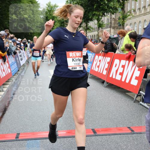 14.06.2026 - REWE Women's Run Strokosch-Dieckow http://msf.ph/oto/9780377 14.06.2026 09:58:26 Ziel 10031, 10067, 10134, 10552, 10636, 10706, 10875, 11095, 11248, 11325, 11528 meine-sportfotos.de