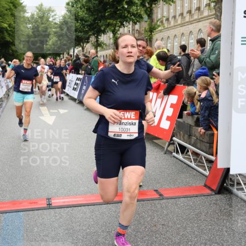 14.06.2026 - REWE Women's Run Strokosch-Dieckow http://msf.ph/oto/9780399 14.06.2026 09:58:27 Ziel 10031, 10067, 10133, 10134, 10492, 10552, 10636, 10706, 10875, 10895, 11046, 11095, 11248, 11307, 11309, 11325, 11528 meine-sportfotos.de
