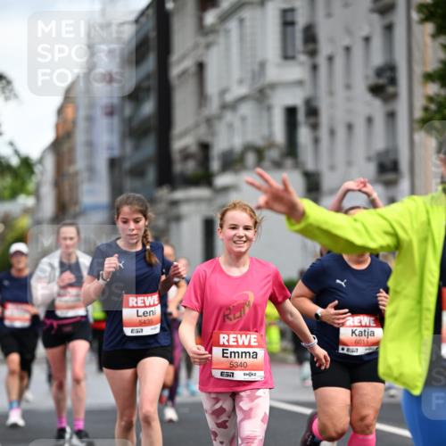 14.06.2026 - REWE Women's Run Dr. Thomas Lammeyer http://msf.ph/oto/9780415 14.06.2026 10:49:06 Laufen 5435, 57, 5340, 6011 meine-sportfotos.de