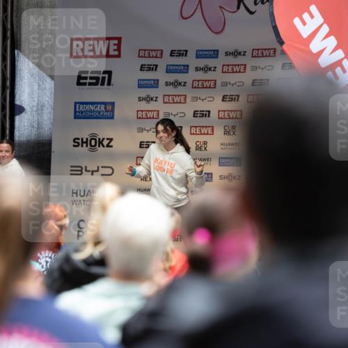 14.06.2026 - REWE Women's Run Michael Strokosch http://msf.ph/oto/9780606 14.06.2026 10:07:40 Laufen 3, 3, 34, 3, 343, 5, 5, 4, 577 meine-sportfotos.de