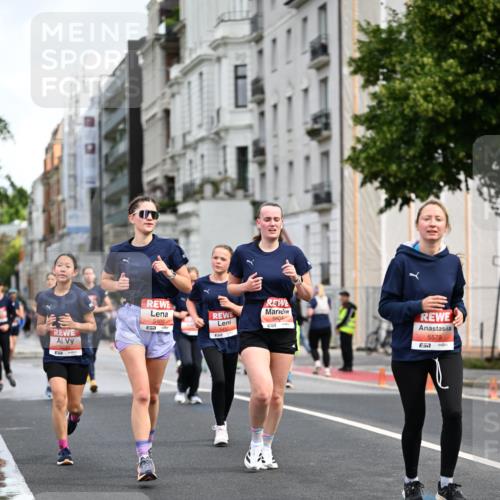 14.06.2026 - REWE Women's Run Dr. Thomas Lammeyer http://msf.ph/oto/9780654 14.06.2026 10:49:22 Laufen 5403, 7, 5603, 5579, 57 meine-sportfotos.de