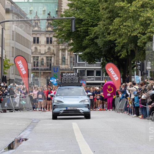 14.06.2026 - REWE Women's Run Michael Strokosch http://msf.ph/oto/9780665 14.06.2026 10:30:04 Laufen 5, 00, 2, 0, 00, 00, 389 meine-sportfotos.de