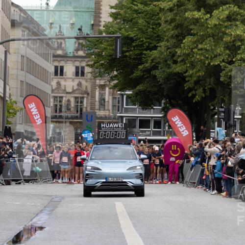 14.06.2026 - REWE Women's Run Michael Strokosch http://msf.ph/oto/9780667 14.06.2026 10:30:06 Laufen 5, 00, 0, 00, 00, 389 meine-sportfotos.de