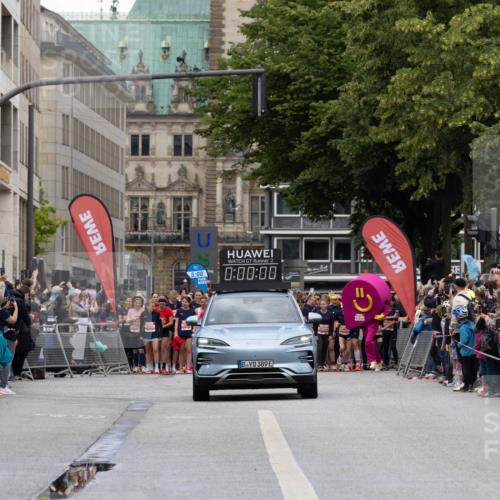 14.06.2026 - REWE Women's Run Michael Strokosch http://msf.ph/oto/9780675 14.06.2026 10:30:31 Laufen 5, 00, 2, 0, 00, 00, 389 meine-sportfotos.de