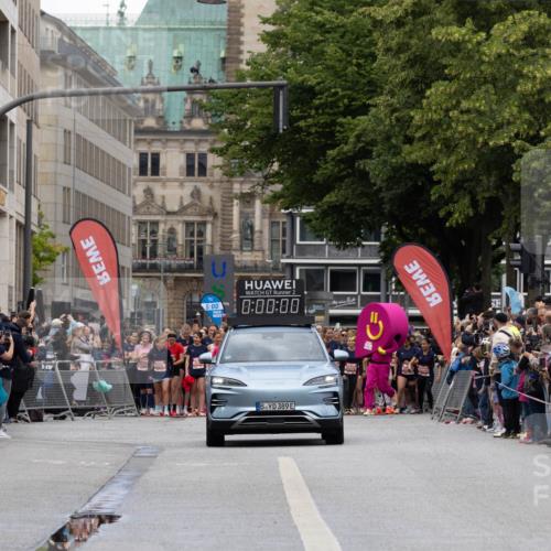 14.06.2026 - REWE Women's Run Michael Strokosch http://msf.ph/oto/9780676 14.06.2026 10:30:31 Laufen 5, 00, 2, 0, 00, 00, 389 meine-sportfotos.de